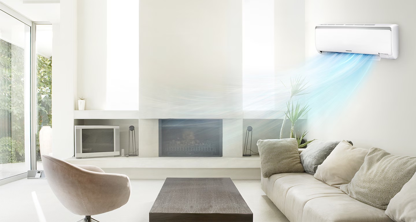 Climatiseur Smart Technology 1,5 CV installé dans une maison pour refroidissement et purification de l'air