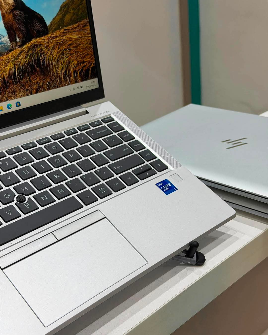 Clavier AZERTY rétroéclairé du HP EliteBook 840 G8 ordinateur professionnel